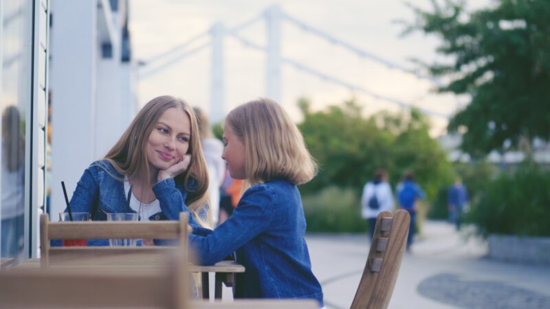 Le pouvoir inestimable d’une maman : Comment les mamans influencent et façonnent leurs enfants
