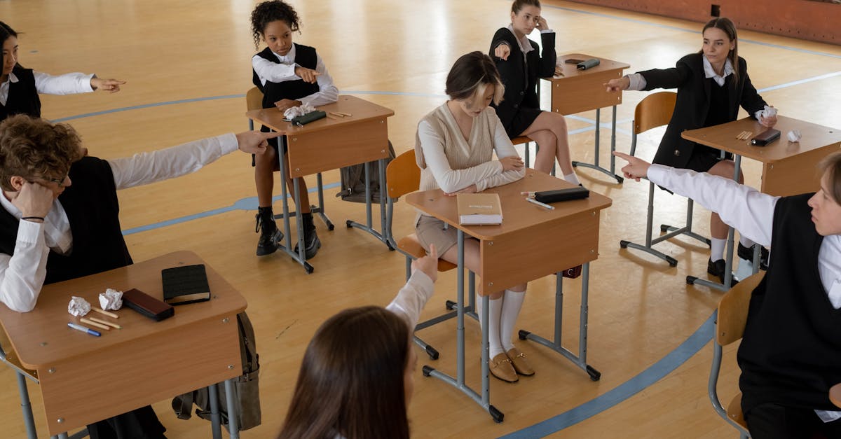 découvrez la psychologie des adolescents : explorez les défis émotionnels, les changements comportementaux et les stratégies pour accompagner les jeunes dans leur développement personnel et relationnel. apprenez à mieux comprendre les enjeux de cette période cruciale de la vie.
