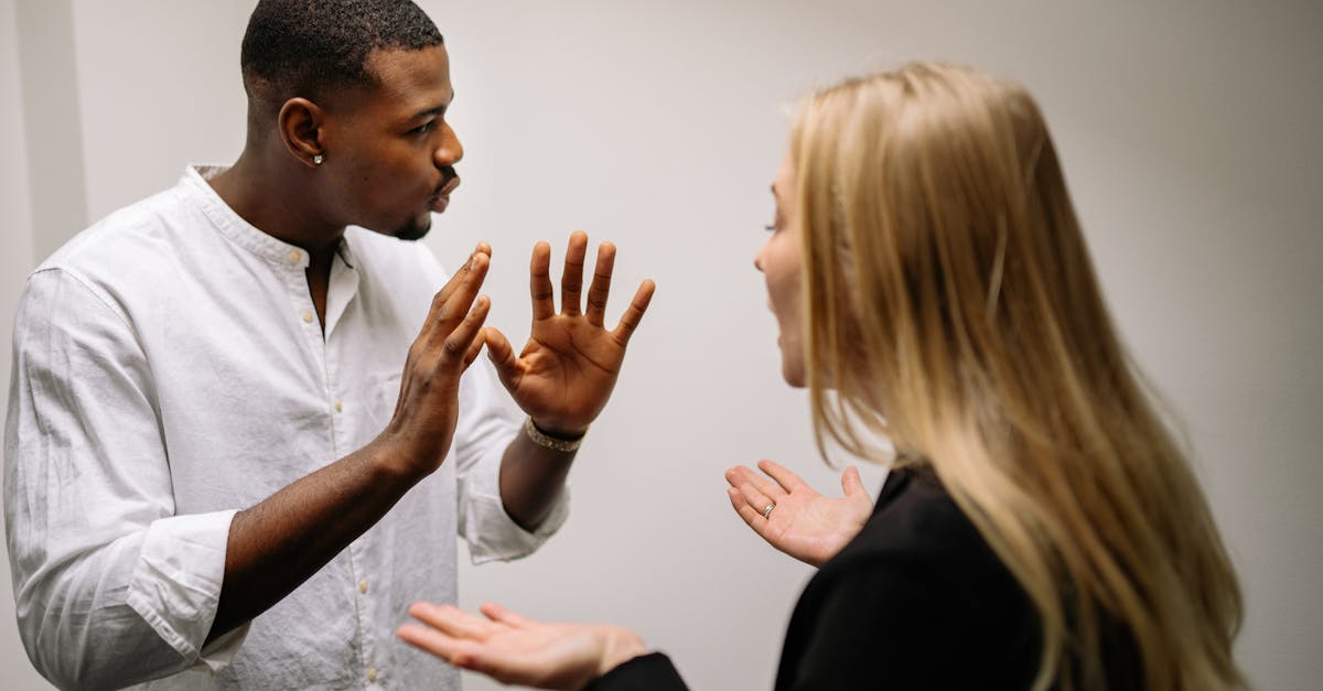 découvrez les impacts du bullying sur les jeunes et les adultes, ainsi que des stratégies pour prévenir et combattre le harcèlement scolaire. informez-vous sur les ressources disponibles pour aider les victimes et promouvoir un environnement plus sûr et respectueux.