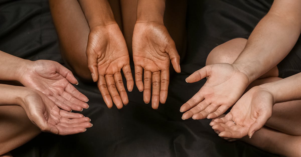 découvrez les avantages de la psychologie communautaire, une approche qui favorise le bien-être collectif et renforce les liens sociaux. apprenez comment cette discipline améliore la qualité de vie des individus au sein de leur communauté et contribue à la prévention des problèmes sociaux.