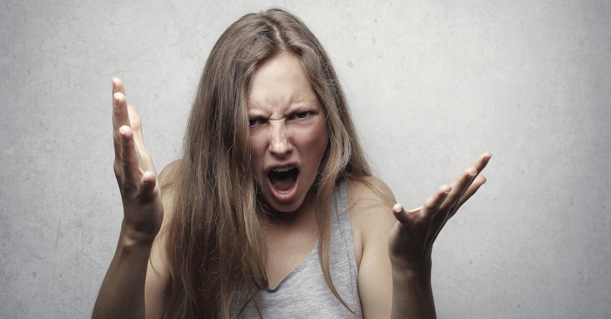 découvrez la psychologie évolutionniste, une discipline fascinante qui explore comment l'évolution a façonné nos comportements, émotions et traits psychologiques. plongez dans les mécanismes de la nature humaine et comprenez les fondements de nos interactions sociales.