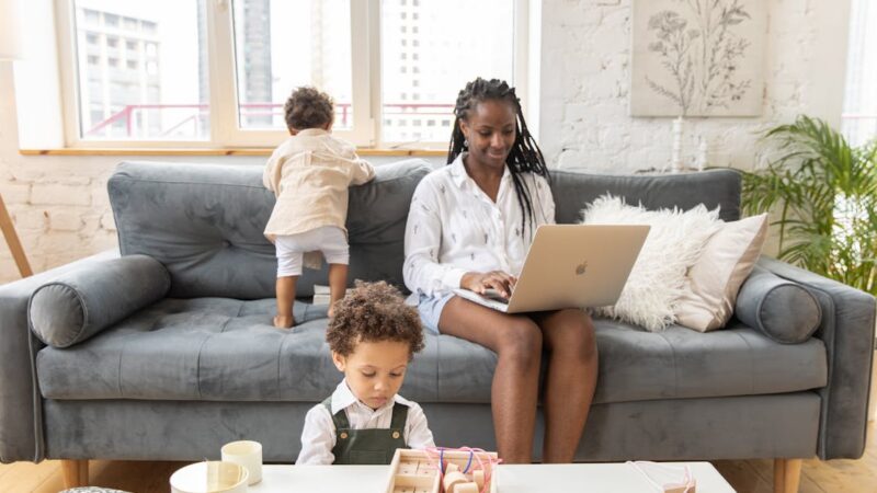 Comment la psychologie explore-t-elle les dynamiques familiales ?