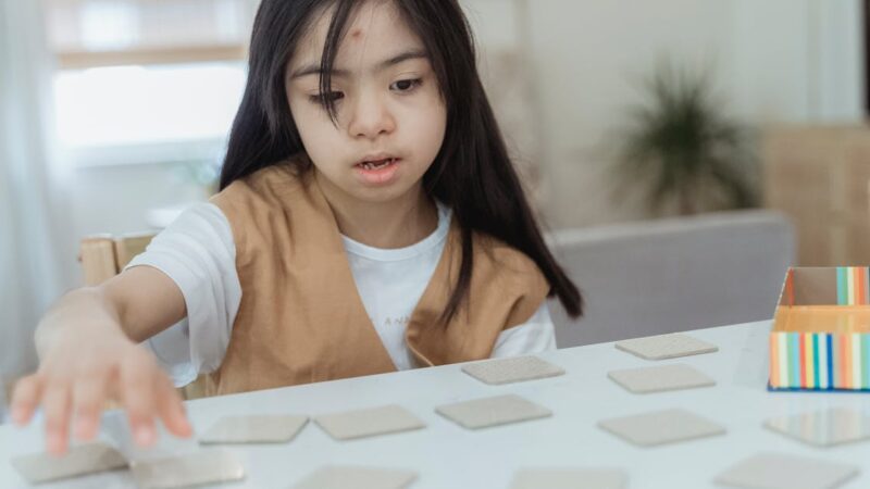 Comment la psychologie examine-t-elle les défis de la parentalité ?