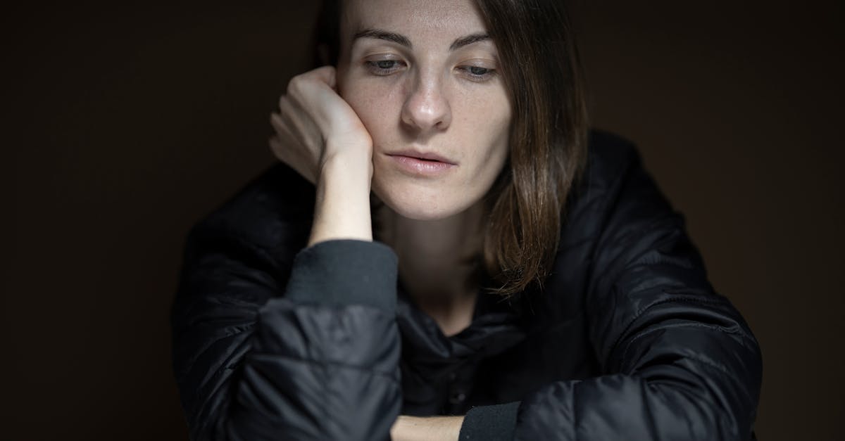 découvrez les causes, symptômes et traitements de la dépression. informez-vous sur cette maladie mentale, ses effets sur la vie quotidienne et les solutions pour retrouver le bien-être.