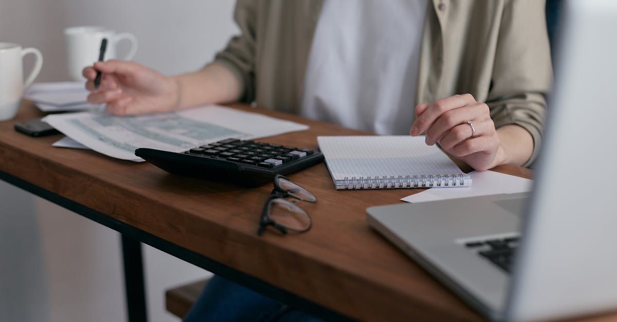découvrez ce qu'est l'anticipation anxiety, ses symptômes, ses causes et des conseils pratiques pour mieux gérer cette forme d'anxiété liée à la peur des événements à venir.