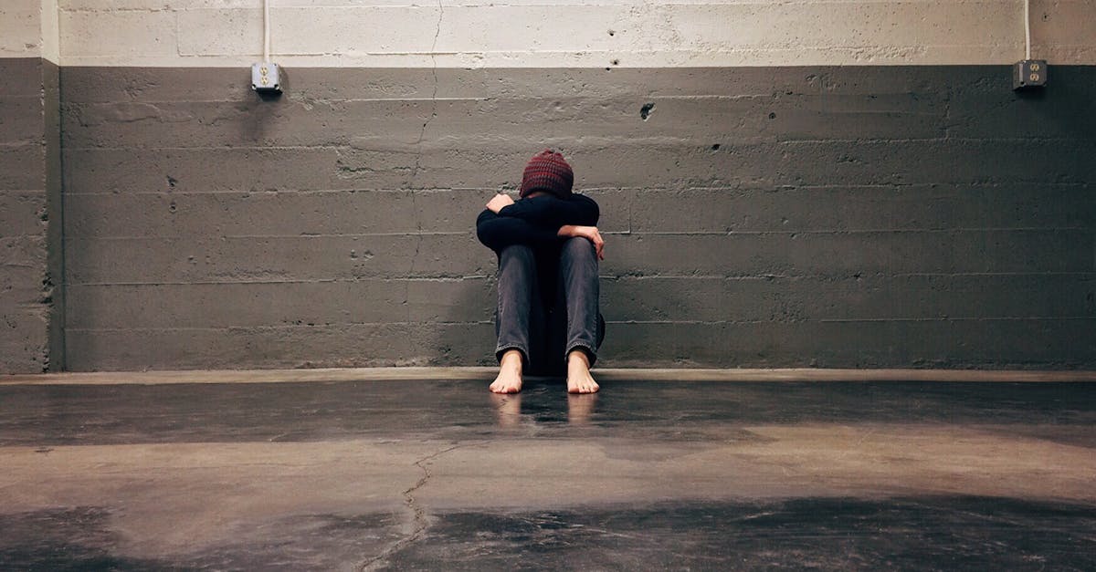 découvrez ce qu'est l'anxiété d'anticipation, ses causes, ses symptômes et des conseils pratiques pour mieux la gérer au quotidien. apprenez à vaincre vos peurs et retrouvez la sérénité face à l'incertitude.