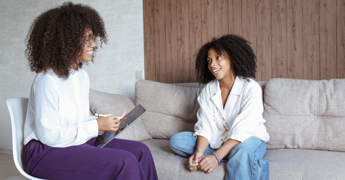 découvrez le métier de psychologue légiste : son rôle, ses missions en justice, les études requises et les compétences clés pour évaluer les aspects psychologiques dans les enquêtes criminelles.