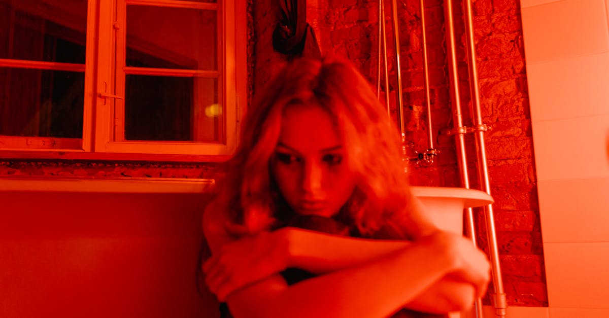 découvrez les causes, les effets et les solutions pour faire face à la solitude. conseils pour comprendre l’isolement et retrouver une vie sociale épanouissante.