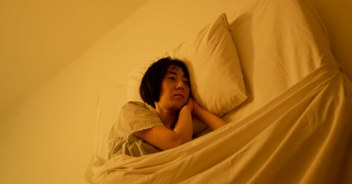 découvrez comment gérer et apaiser l’anxiété nocturne. conseils pratiques, causes fréquentes et solutions pour mieux dormir et retrouver la sérénité la nuit.