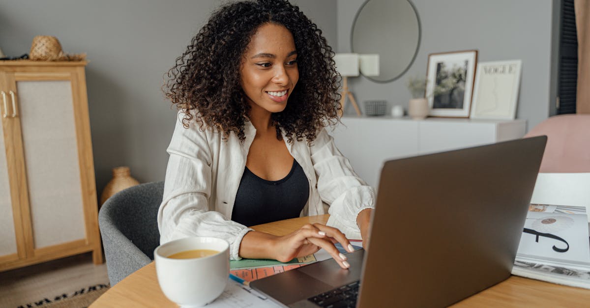 découvrez notre guide complet sur les masters en psychologie en ligne : programmes accrédités, admissions, débouchés et avantages de l'apprentissage à distance. avancez dans votre carrière en psychologie dès aujourd'hui !