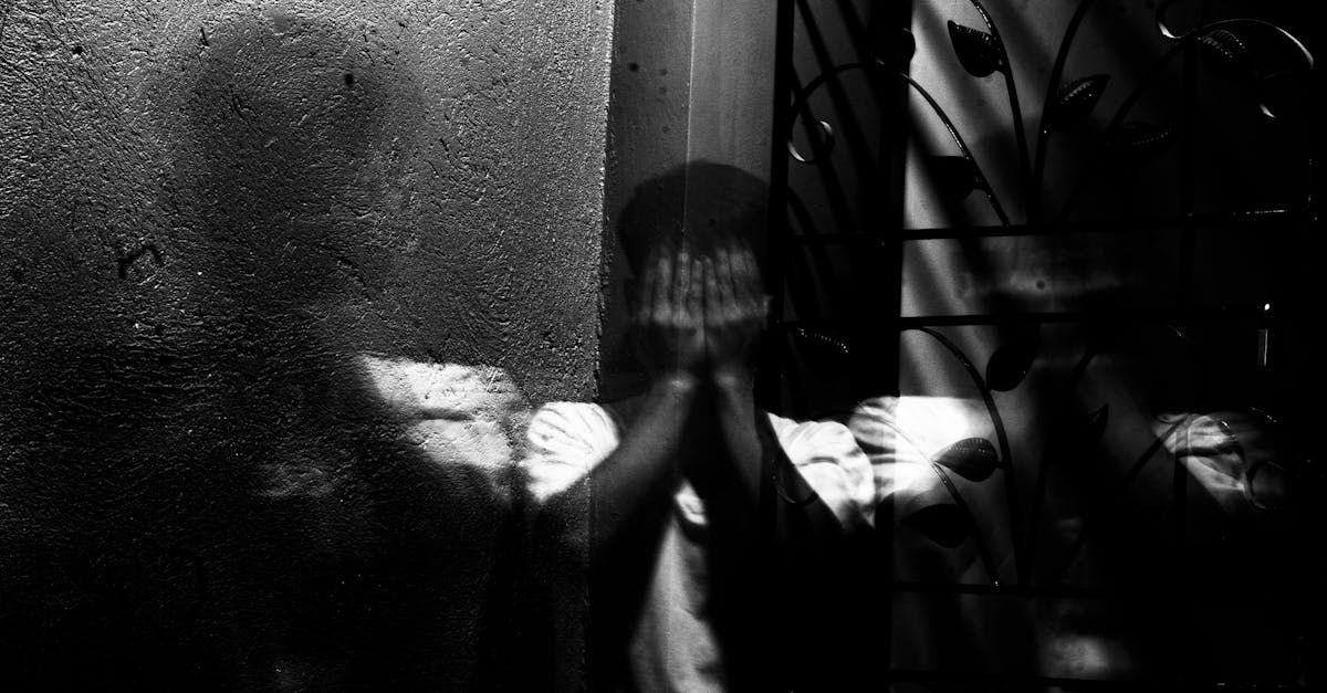 les origines psychologiques du mal de dos : découvrez six causes insoupçonnées