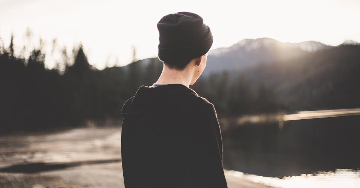 découvrez les différentes facettes de la solitude : ses causes, ses effets sur le bien-être et des conseils pratiques pour mieux la vivre ou la surmonter au quotidien.