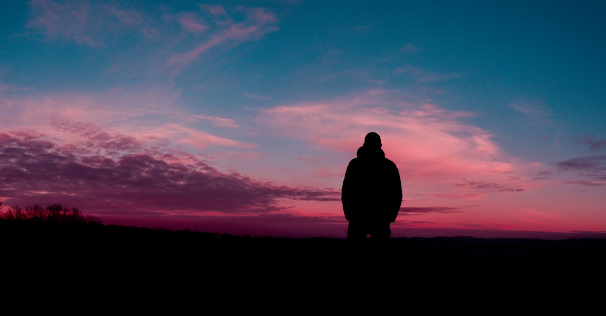 Comprendre la solitude dans votre relation : causes et solutions pour y remédier