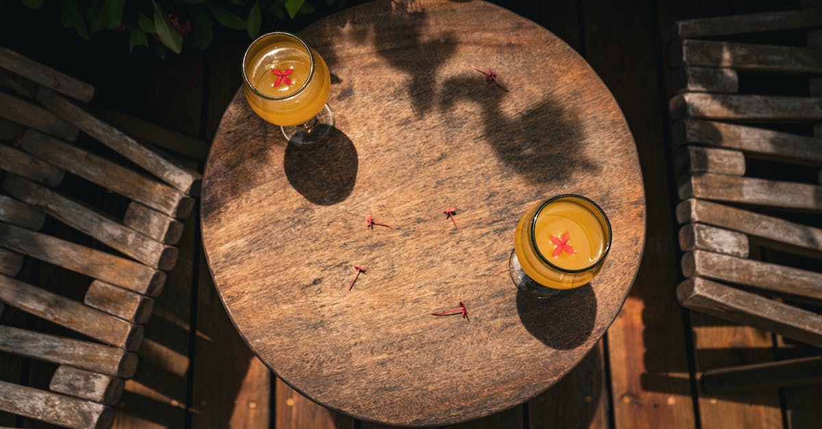 découvrez ce qu'est l’alcoolisme : ses causes, ses symptômes et les solutions pour aider les personnes concernées à mieux comprendre et à surmonter cette dépendance à l’alcool.