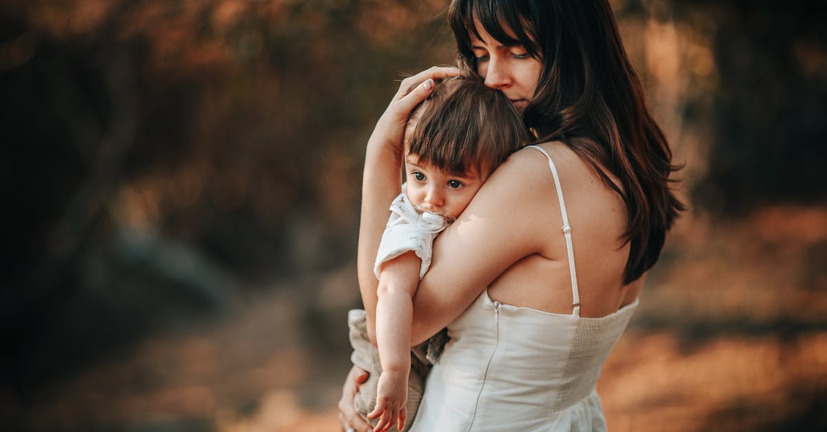 découvrez ce qu'est la dépendance émotionnelle, ses causes, ses signes et comment s'en libérer pour retrouver confiance et équilibre dans vos relations.
