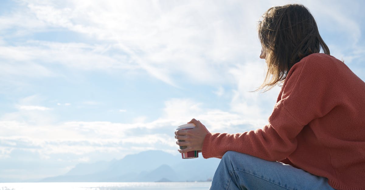 découvrez ce que sont les émotions, leur rôle dans la vie quotidienne, et comment mieux les comprendre pour améliorer votre bien-être et vos relations.