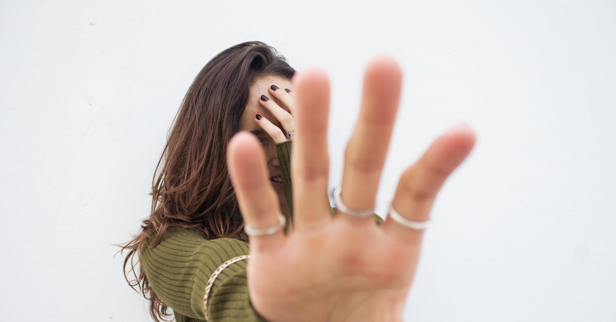 découvrez les particularités et les forces des introvertis, comment ils interagissent avec le monde, ainsi que des conseils pour s’épanouir en tant qu’introverti au quotidien.