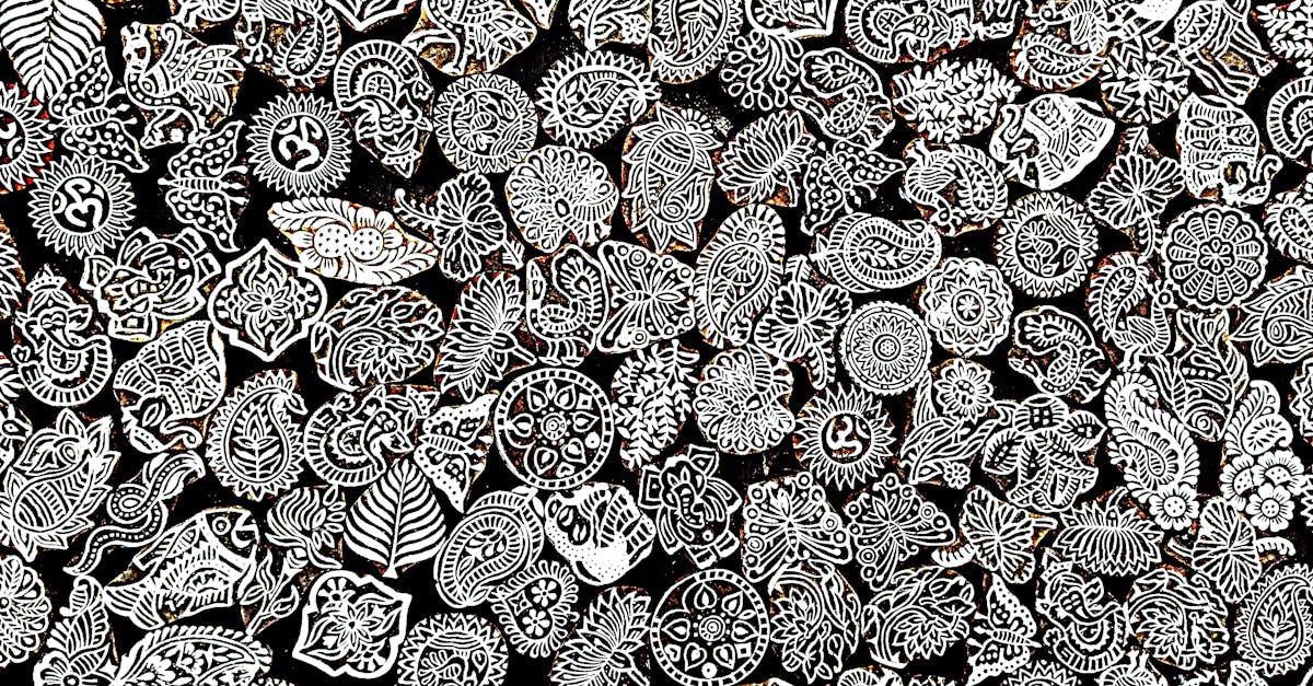 découvrez l'univers fascinant des mandalas : signification, bienfaits pour la relaxation et l'art-thérapie, conseils pour créer et colorier vos propres mandalas, pour petits et grands !