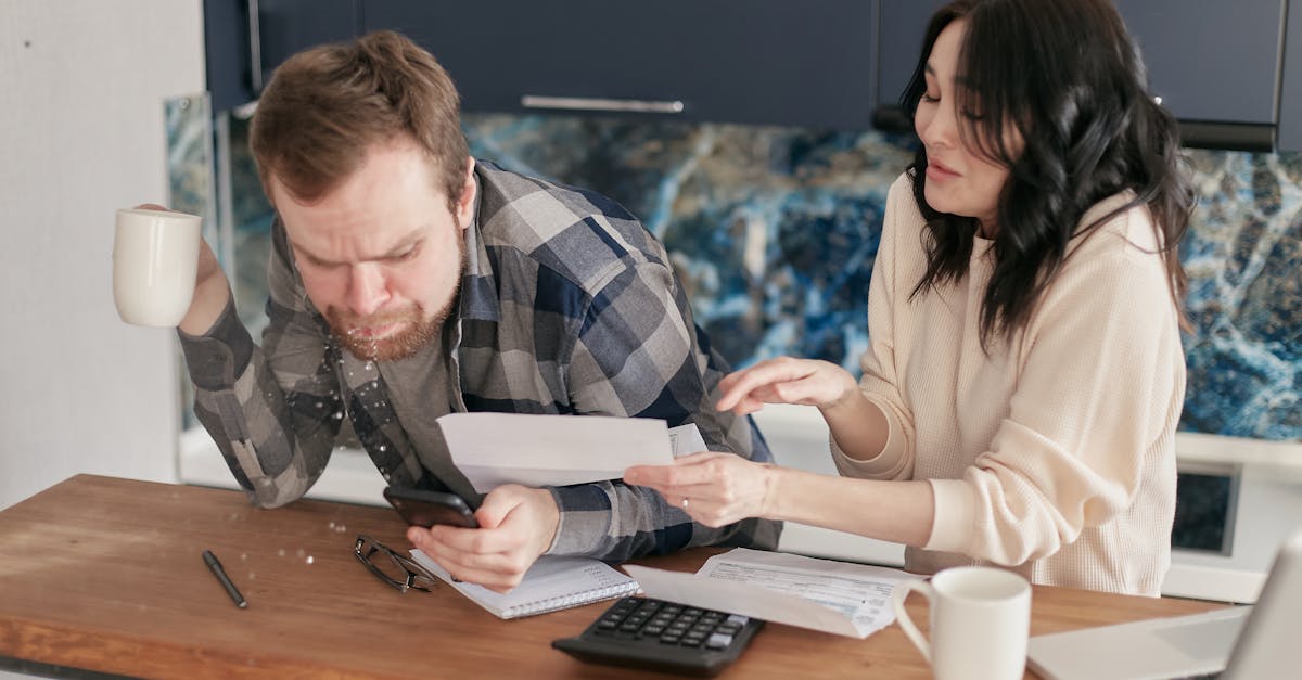 découvrez ce qu'est l'anxiété relationnelle, ses causes, ses signes et des conseils pratiques pour mieux la gérer et renforcer votre relation de couple.