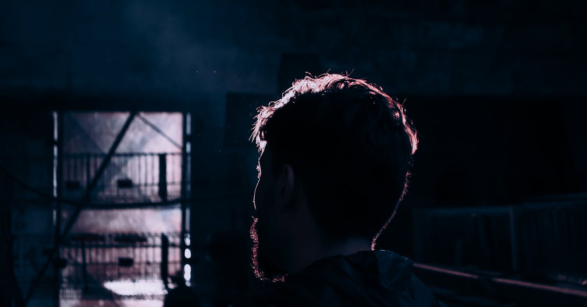 découvrez la signification de la rumination, ses causes et ses effets sur la santé mentale. apprenez comment reconnaître et surmonter ce processus de pensée répétitive pour améliorer votre bien-être.