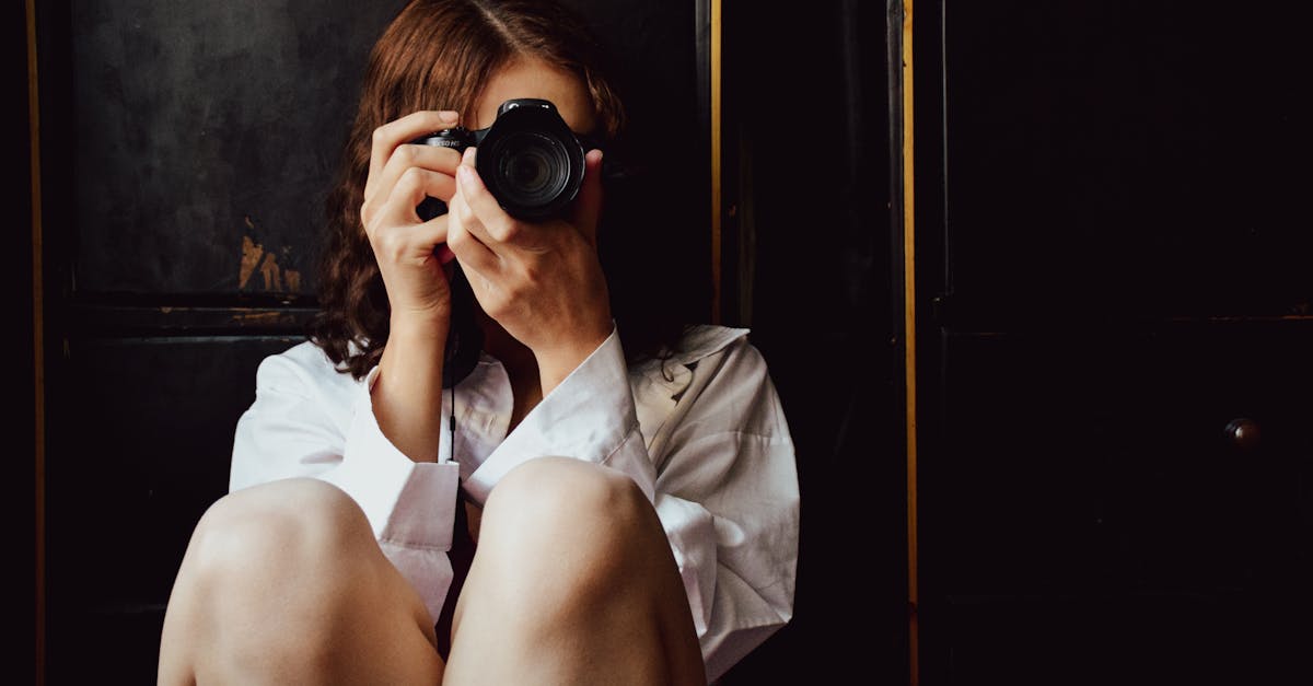 découvrez la signification et les caractéristiques d'une personne centrée sur elle-même, ses comportements typiques et l'impact sur ses relations avec les autres.