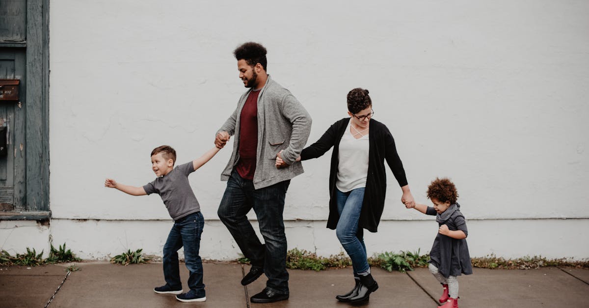 découvrez comment reconnaître un parent toxique, comprendre leur impact sur le bien-être familial et obtenir des conseils pour retrouver un environnement sain et équilibré.