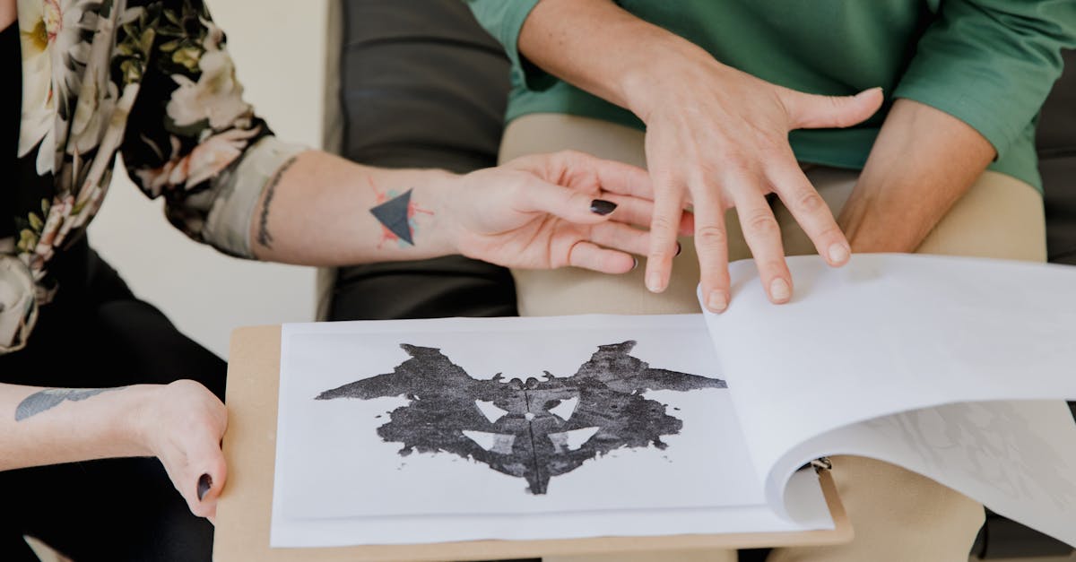 découvrez la psychologie clinique, une discipline dédiée à l'évaluation, au diagnostic et au traitement des troubles mentaux pour améliorer le bien-être psychologique.