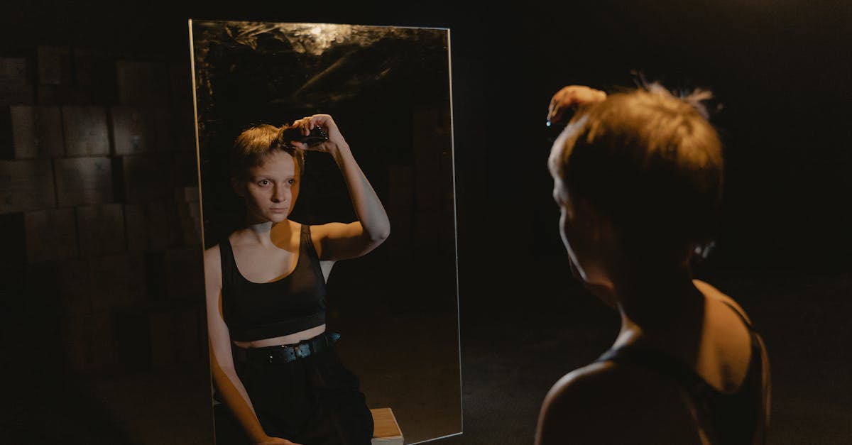 découvrez ce qu'est la manipulation émotionnelle, ses mécanismes, ses effets sur les relations, et comment s'en protéger efficacement.