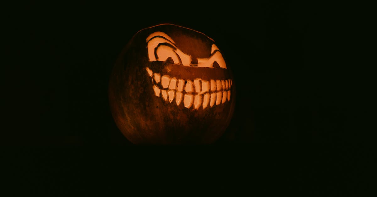 découvrez ce qu'est la manipulation émotionnelle, ses mécanismes, ses effets sur les relations, et comment s'en protéger efficacement.