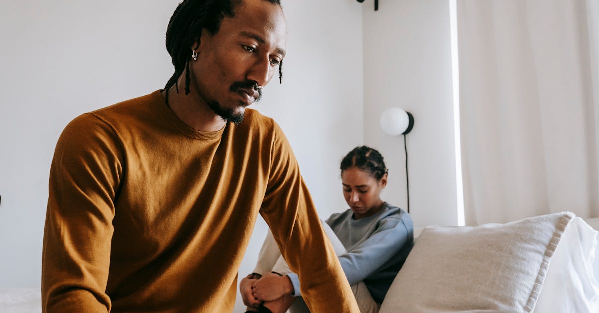 découvrez comment surmonter une crise existentielle dans une relation et retrouver l'harmonie avec des conseils pratiques et un soutien émotionnel.