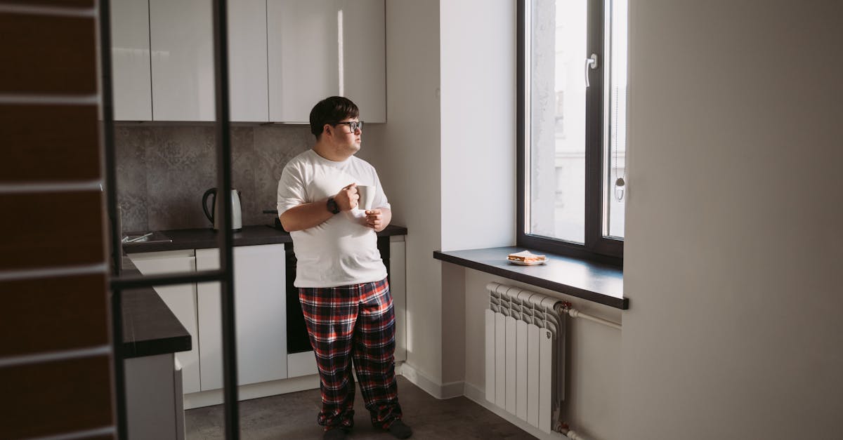 découvrez les causes, les effets et des conseils pratiques pour surmonter la solitude et retrouver un bien-être émotionnel.