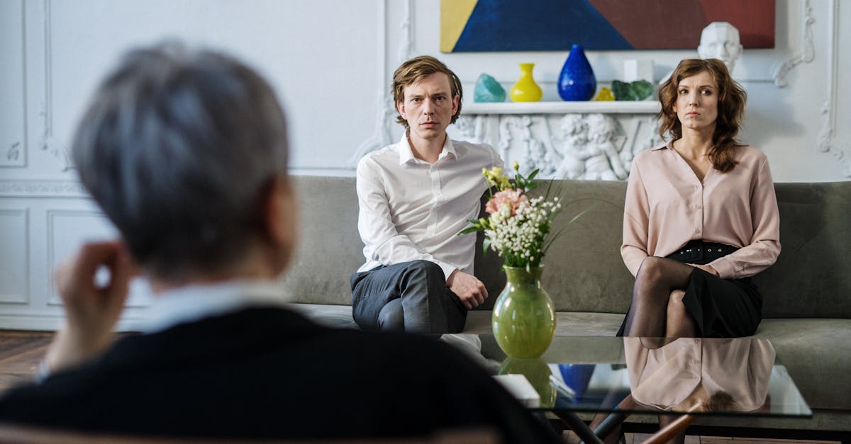 découvrez les causes et les solutions à l'insatisfaction conjugale pour améliorer votre relation et retrouver l'harmonie au sein de votre couple.