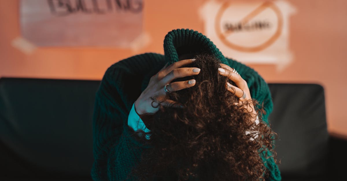 découvrez ce qu'est l'abus narcissique, ses effets sur les victimes et comment s'en protéger pour retrouver confiance et bien-être.