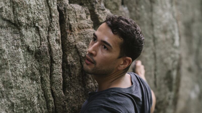 Apprendre à surmonter la jalousie : stratégies pour apaiser vos émotions