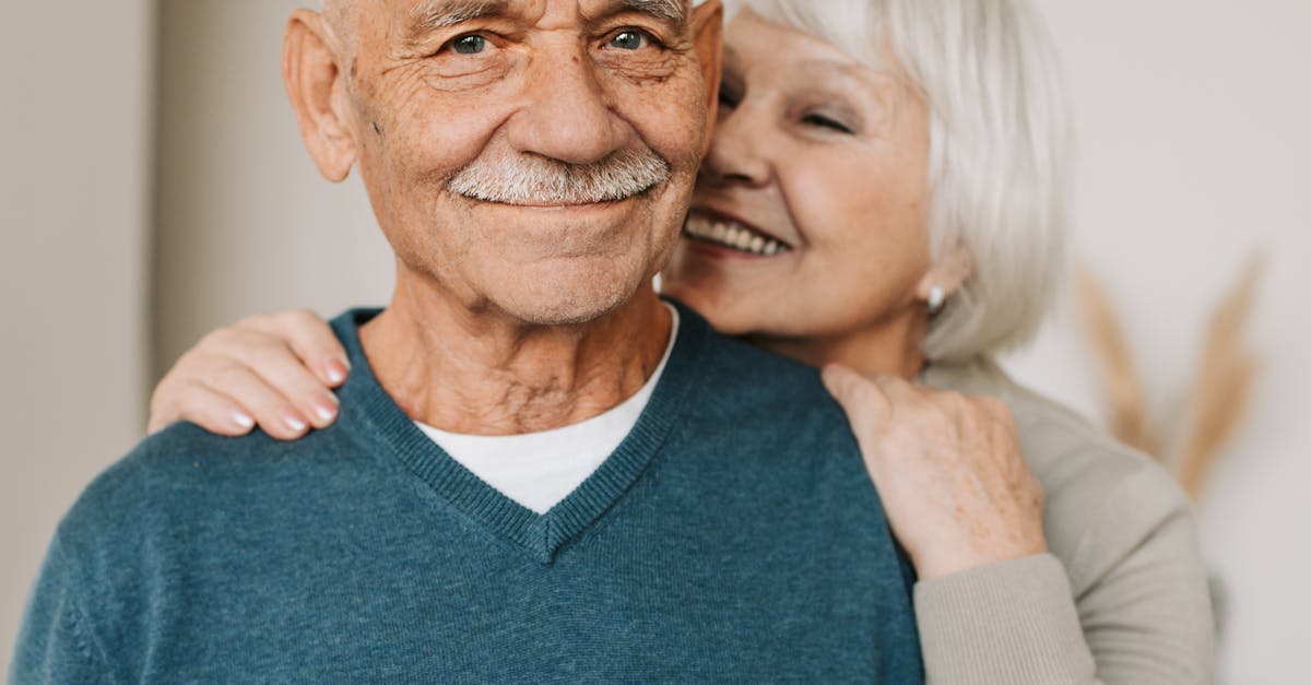 découvrez la signification et les subtilités de l'amitié romantique : une relation profonde mêlant amour, tendresse et complicité, à la frontière de l'amitié et de l'amour traditionnel.