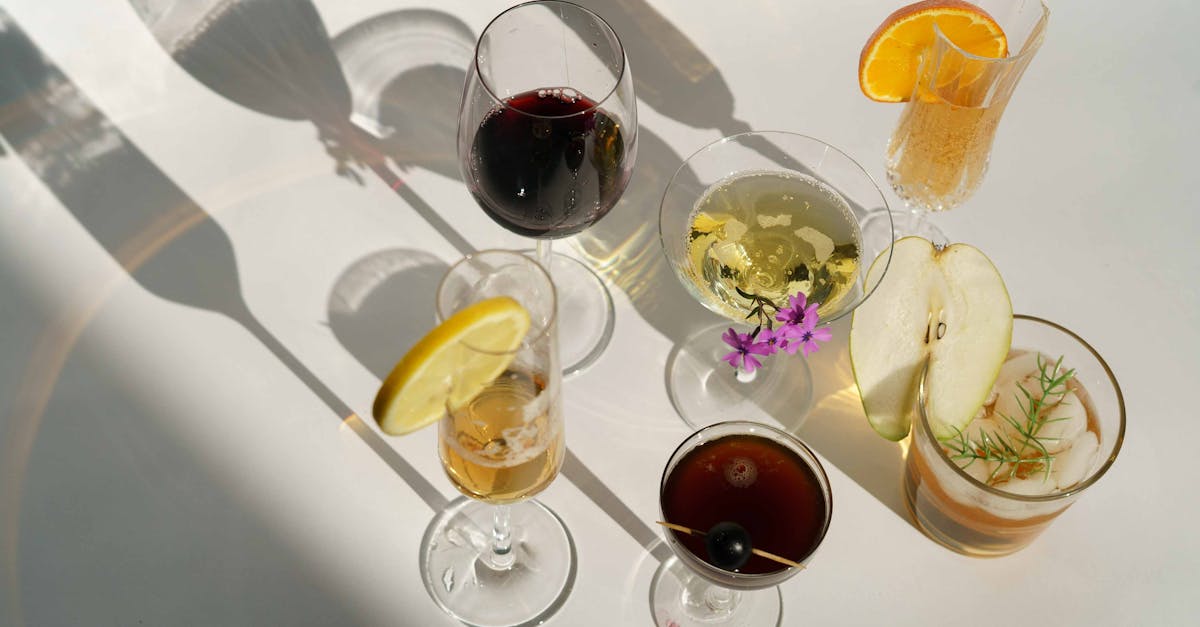 découvrez les effets d'un mode de vie sédentaire sur la santé, incluant les risques pour le cœur, la prise de poids, la fatigue et les troubles musculo-squelettiques.