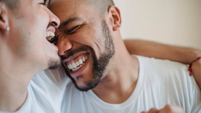 9 choses que les hommes adorent chez les femmes, vues par la science