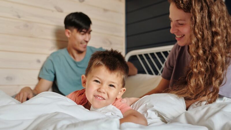 Le complexe d&rsquo;Œdipe marque 85 % des enfants entre 3 et 6 ans par des signes de jalousie parentale intense, selon une étude longitudinale de l&rsquo;Université de Paris menée en 2022 sur 1 200 familles françaises.