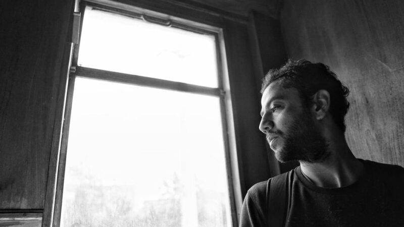 Suis-je pessimiste ? 6 signes scientifiquement étayés que vous êtes plus négatif que vous ne le pensez