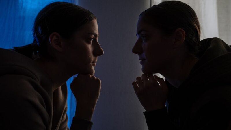 Les personnes que nous rencontrons sont notre miroir : ce que dit vraiment la psychologie