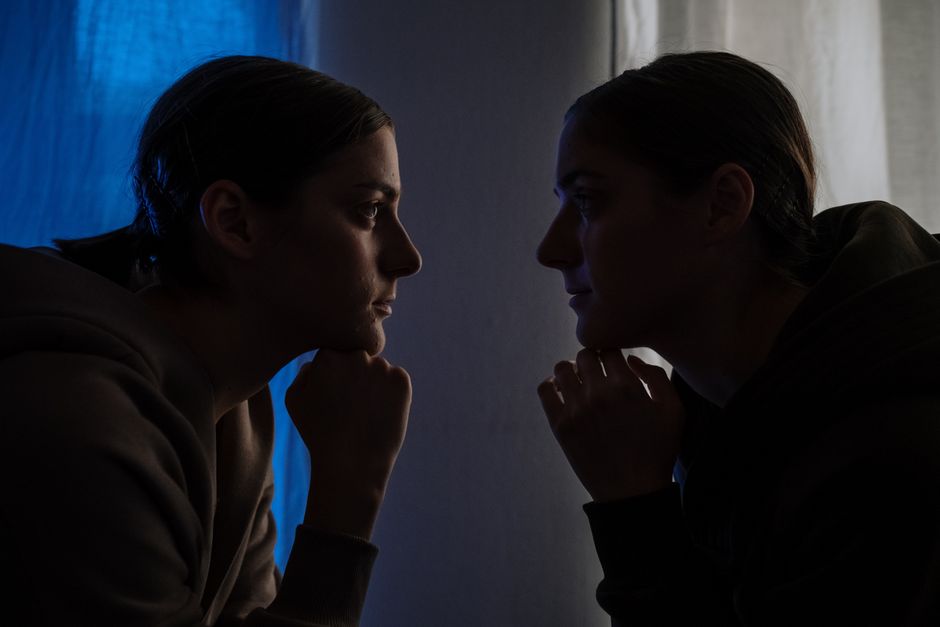 Les personnes que nous rencontrons sont notre miroir : ce que dit vraiment la psychologie