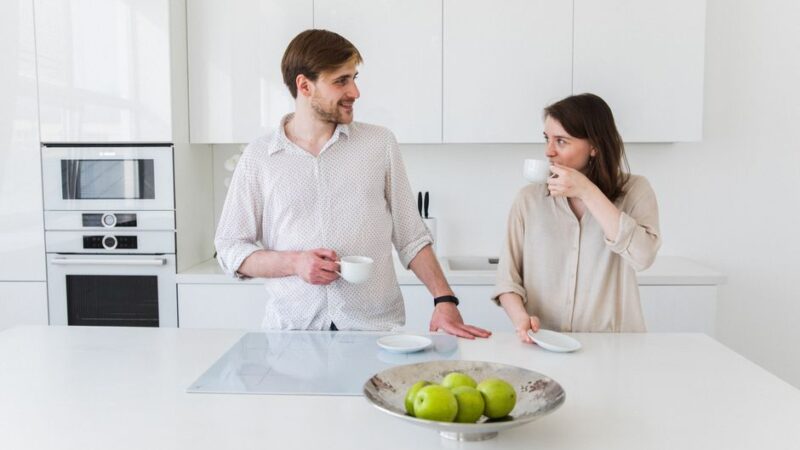 Les 10 principes d’un couple solide selon la psychologie : preuves, limites et conseils