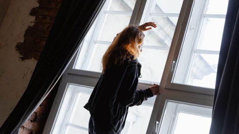 Surmonter une rupture amoureuse : méthodes validées par la psychologie pour retrouver un équilibre